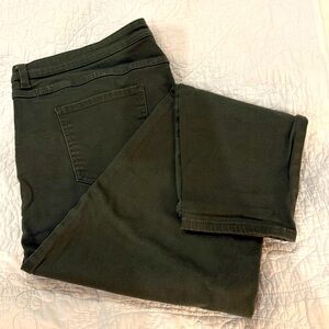 Universal Standard size 16, Camo Green cropped ankle